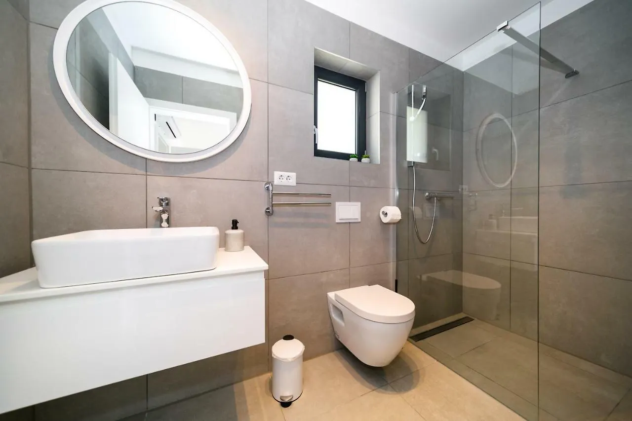Mari House Hotel Malinska 0*,